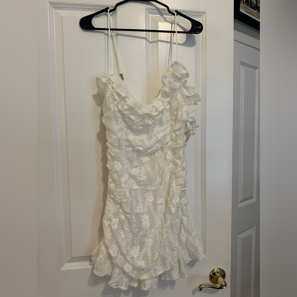BRAND NEW SELFIE LESLIE WHITE LACE MINI DRESS